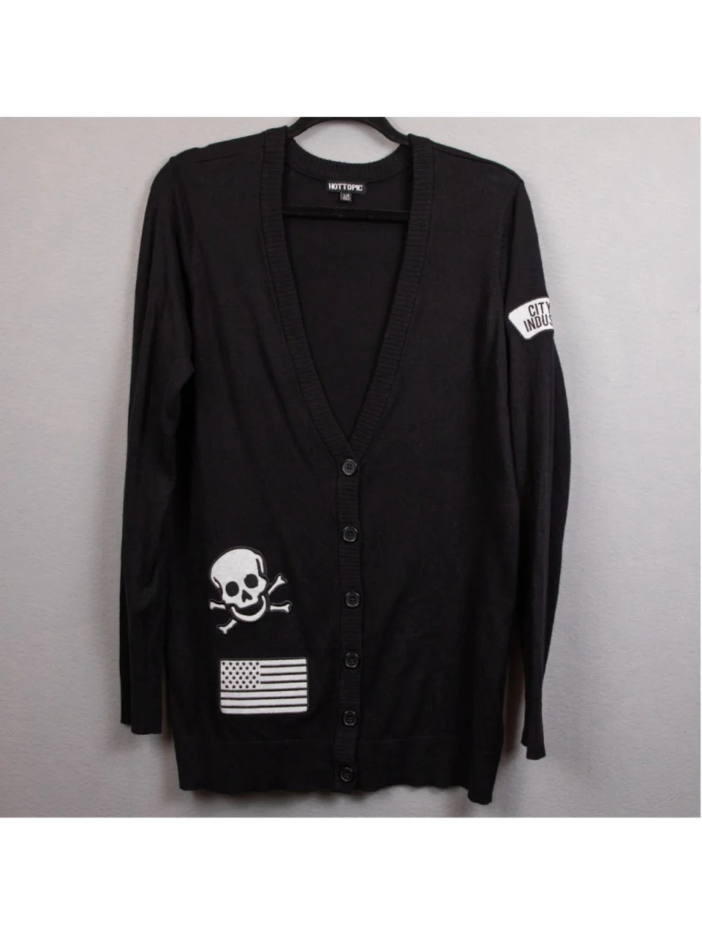 Hot Topic black and white skull flag patch button cardigan-L